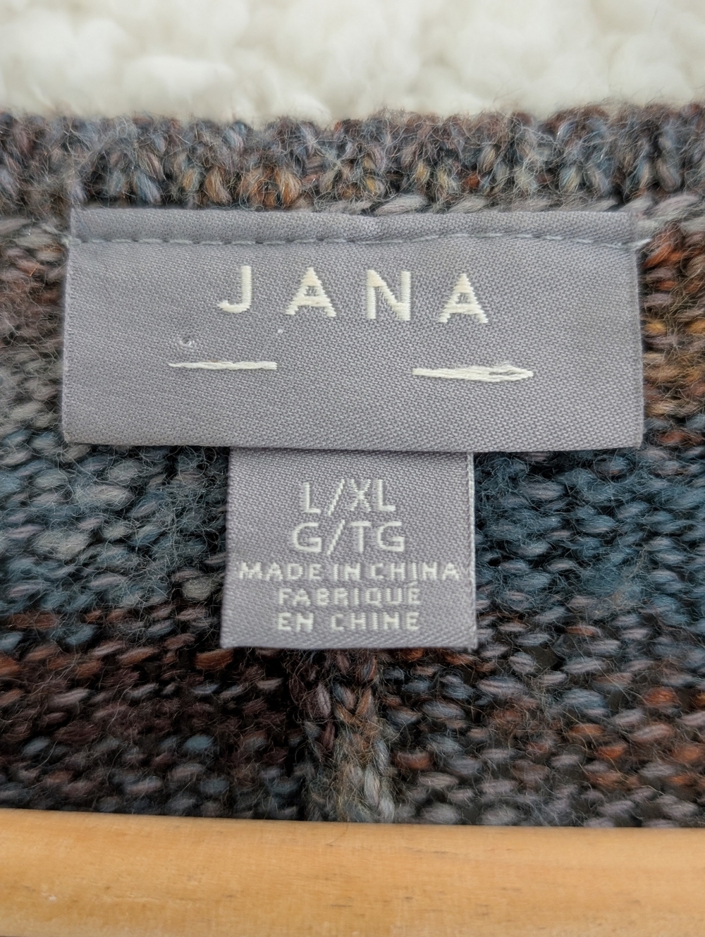 Jana | Women's L/XL | Button Style Wrap - Picture 2 of 15